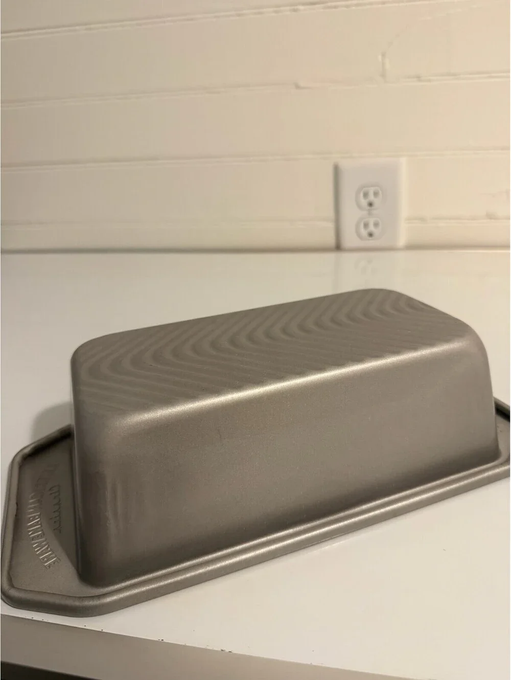 American Bakeware Classics Textured Loaf Pan